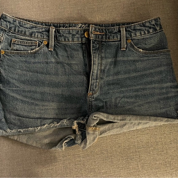 Levi, Size 12 Jean Shorts - Picture 2 of 2